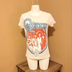 Queen Tee